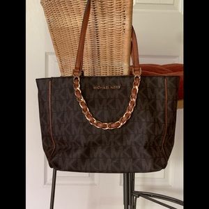 BNWOT Michael Kors Purse 🌸🌸**SALE**🌸🌸$150